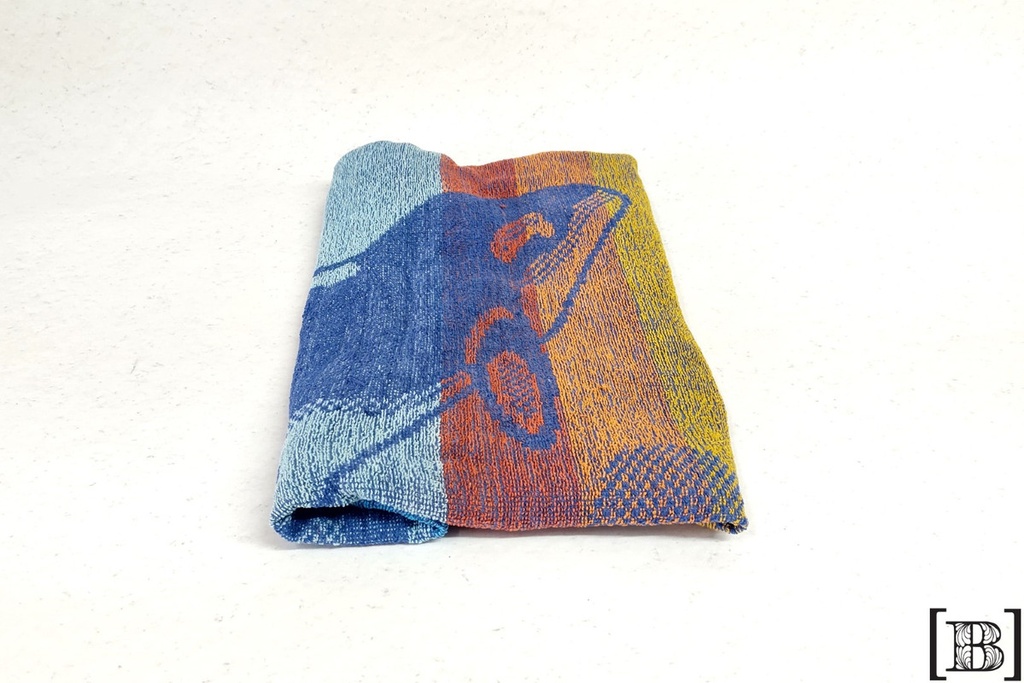 [XM00103] Toallón Orcas