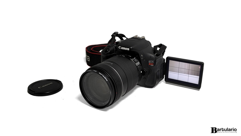 Camara de fotos Canon Rebel T3i + Bolso de cámara + bateria + Cargador + Tarjeta SD 32 GB + Filtro UV Marumi