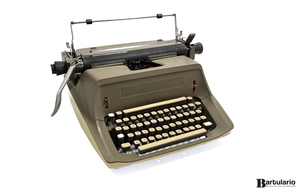 [TM00022] Máquina de escribir Sperry Remington 100