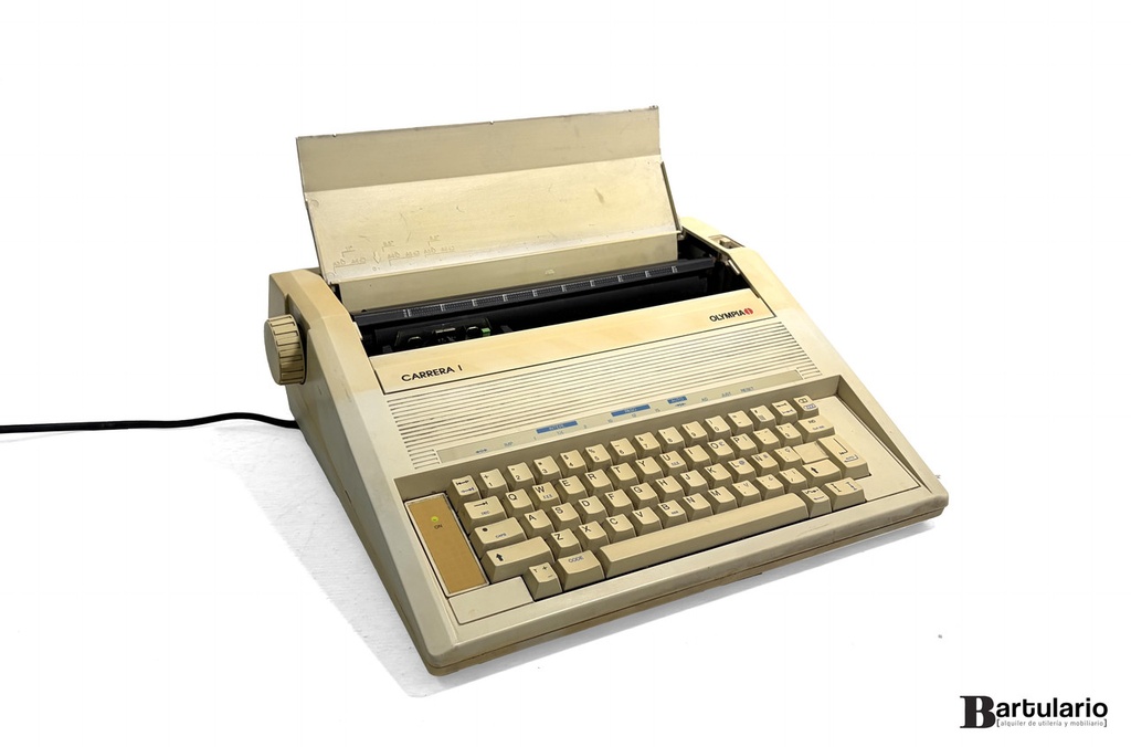 [TM00023] Máquina de escribir Olympia Carrera