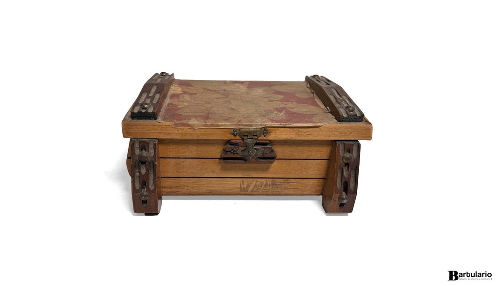 [DM000491] Caja de madera floreada